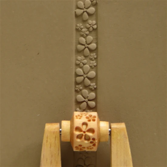 Wooden Mini Roller - Debossed Flower 10mm