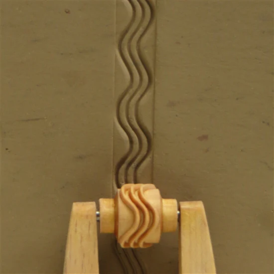 Wooden Mini Roller - Wavy Lines 10mm