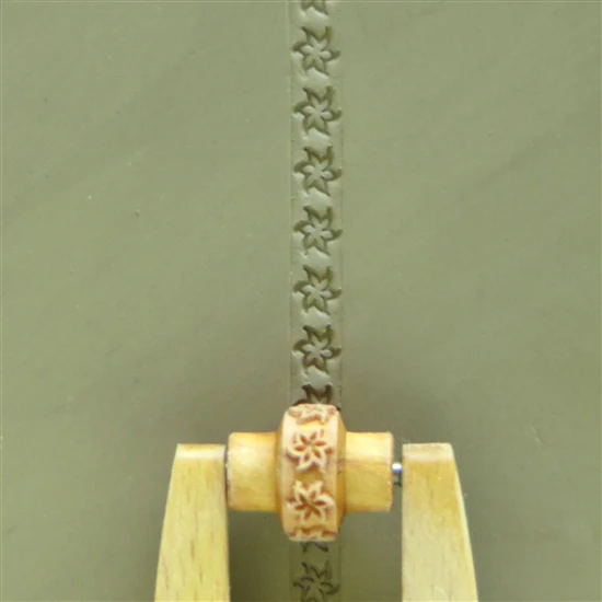 Wooden Mini Roller - Six Petaled Flower 5mm