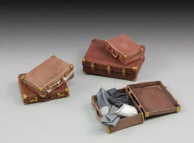 Assorted Suitcases (5) (Resin) 1/35 Royal Model